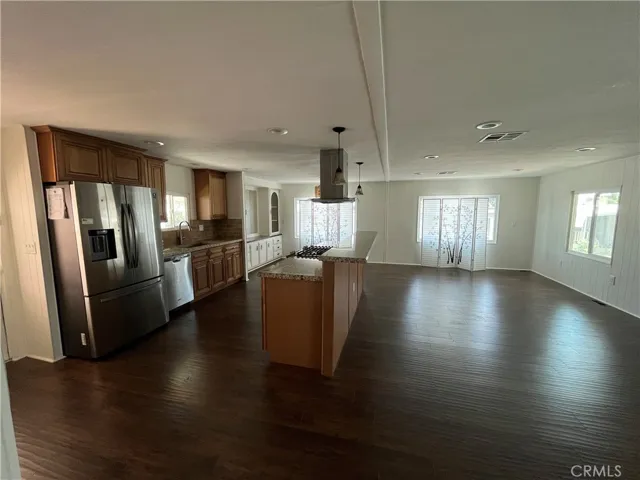 3945 Bradford 49, La Verne, California 91750