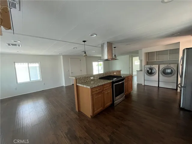 3945 Bradford 49, La Verne, California 91750