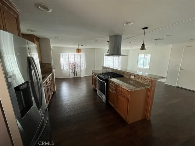 3945 Bradford 49, La Verne, California 91750