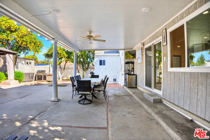 18813 Cantlay Street, Reseda, California 91335