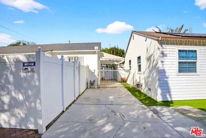 18813 Cantlay Street, Reseda, California 91335