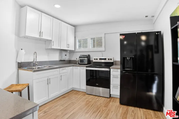 18813 Cantlay Street, Reseda, California 91335
