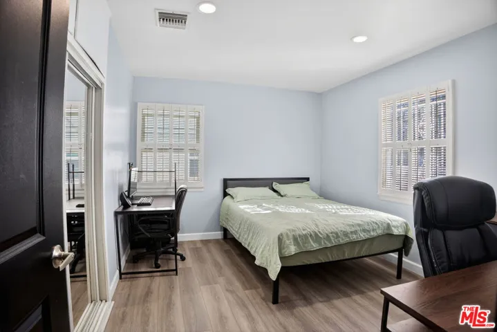 18813 Cantlay Street, Reseda, California 91335