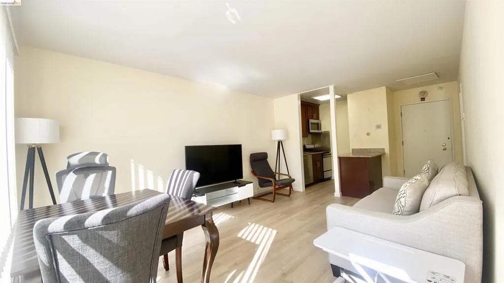 2 Commodore Drive D273, Emeryville, California 94608-1645 — photo 5
