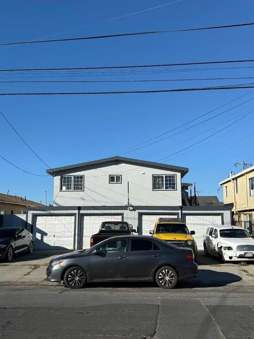 219 Barrett Ave
