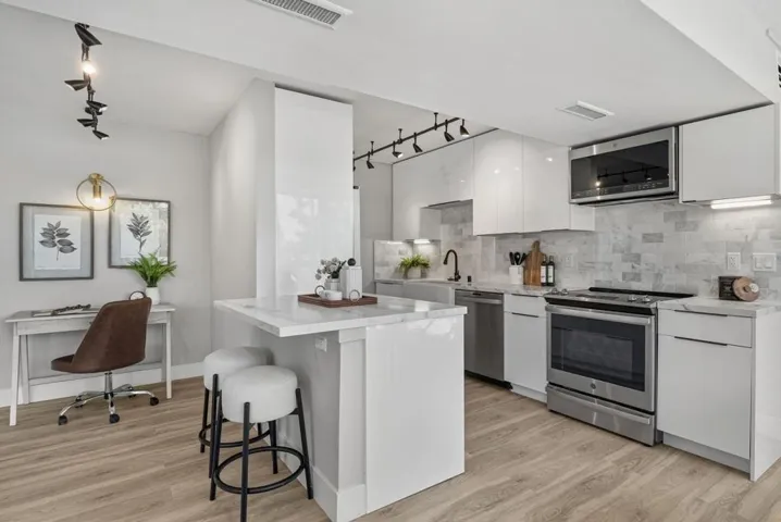 101 Alma Street 301, Palo Alto, California 94301