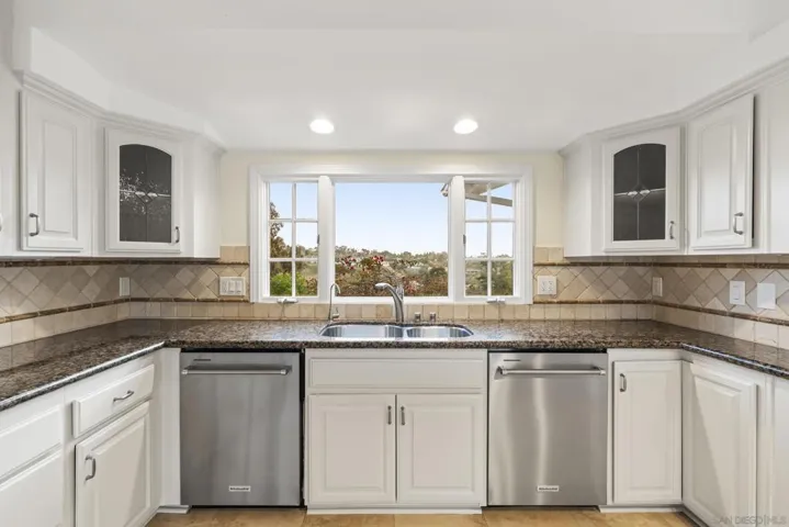 16551 Zumaque, Rancho Santa Fe, California 92067