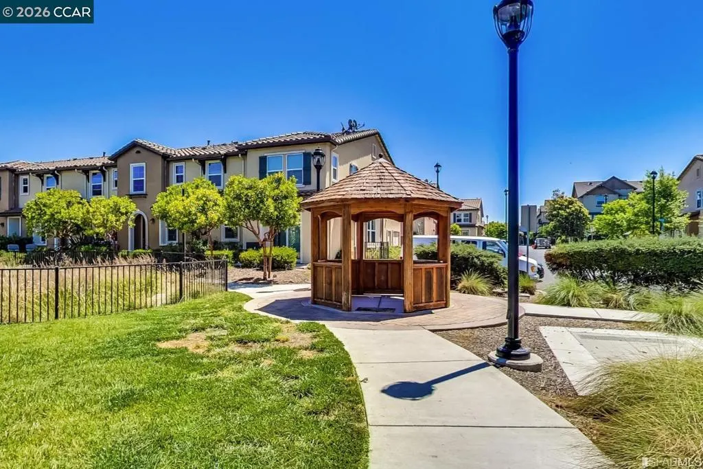 108 Arcangel Way