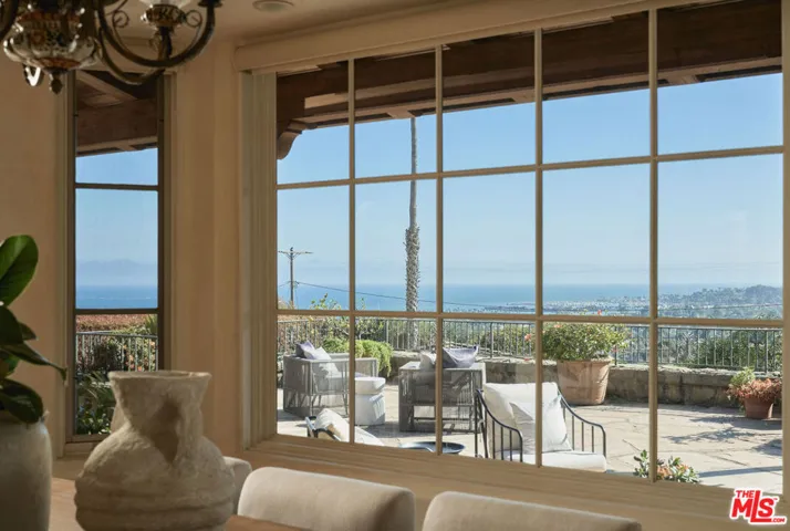 1615 Overlook Lane, Santa Barbara, California 93103