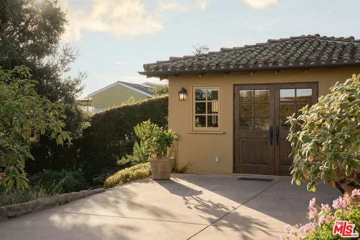 1615 Overlook Lane, Santa Barbara, California 93103