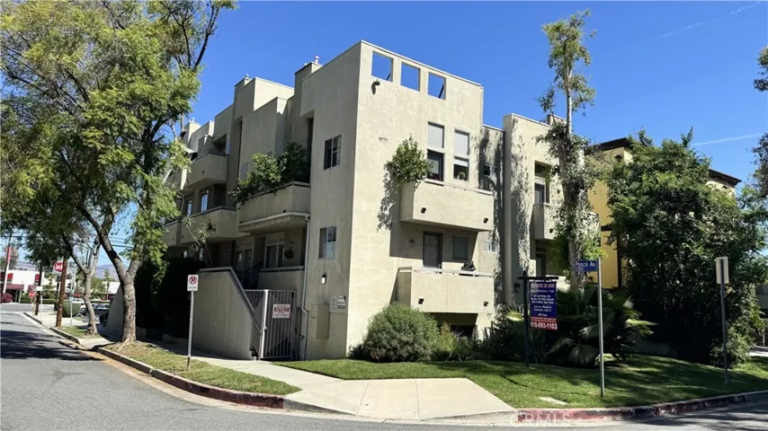22655 Del Valle, Woodland Hills, California 91364