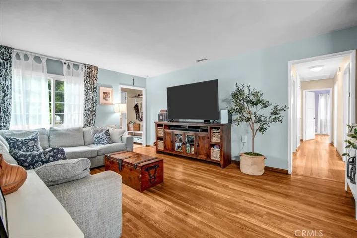 8645 Wakefield, Panorama City, California 91402