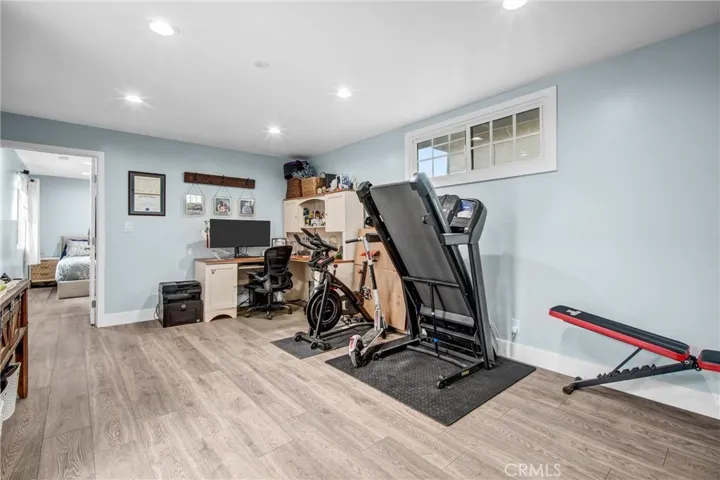 Den/bonus room