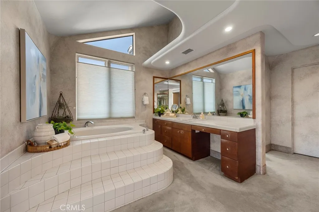 Primary Suite Bath