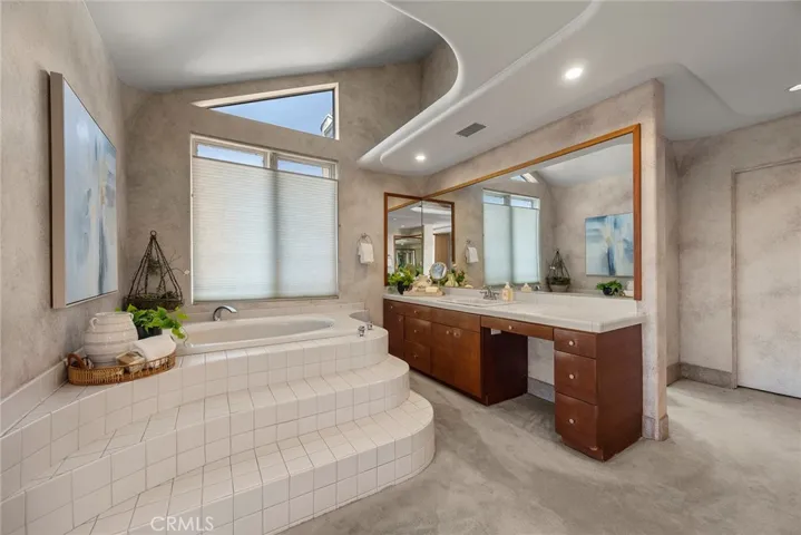 Primary Suite Bath