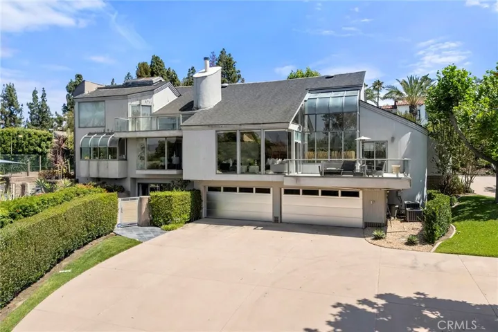Driveway to 4 Car Garage