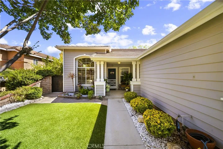 27908 Rainier Road, Castaic, California 91384