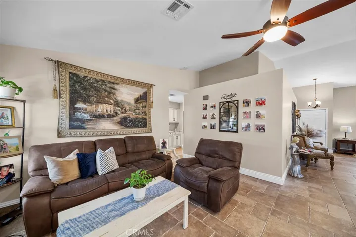 27908 Rainier Road, Castaic, California 91384