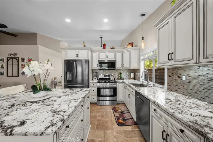 27908 Rainier Road, Castaic, California 91384