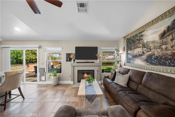 27908 Rainier Road, Castaic, California 91384