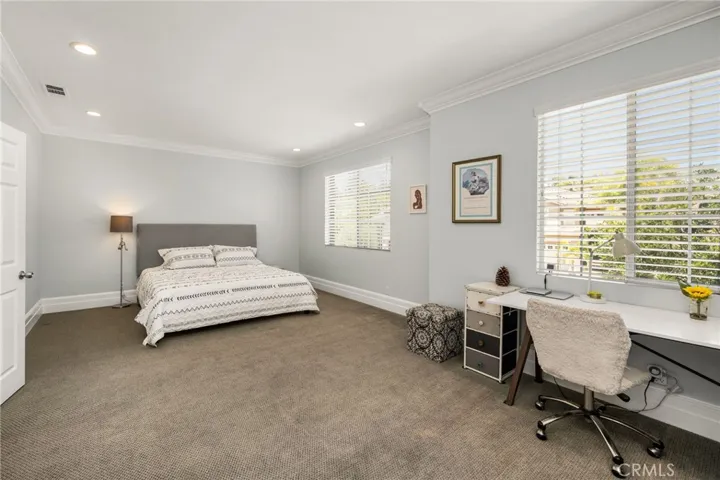 Huge 4th bedroom, could be bonus rm/playroom/in-law suite/workout room
