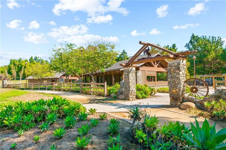 2564 Newman Avenue, Tustin, California 92782