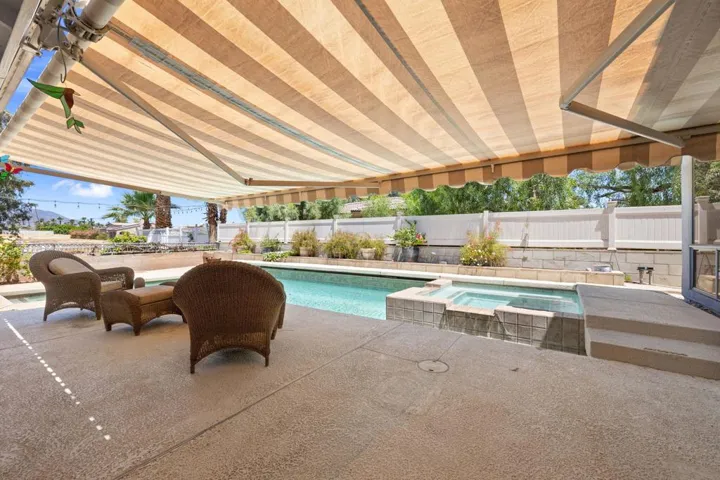 Private Pool/Spa with Views