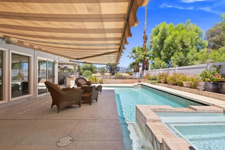 Private Pool/Spa with Views