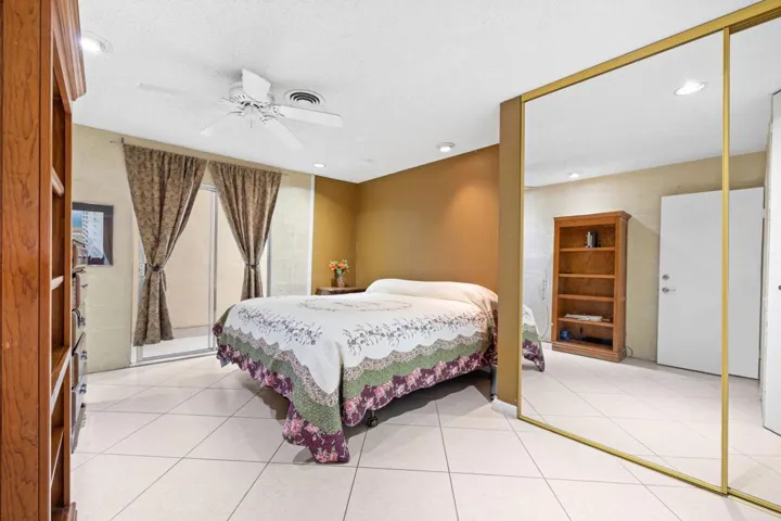 Guest Bedroom with Ensuite Bath