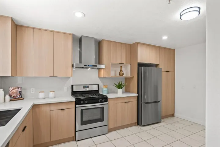 320 Waverly Street, Sunnyvale, California 94086