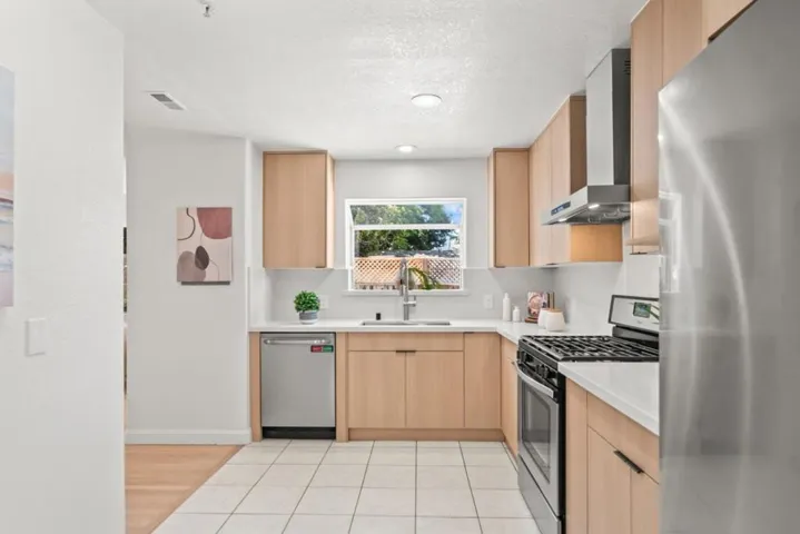 320 Waverly Street, Sunnyvale, California 94086