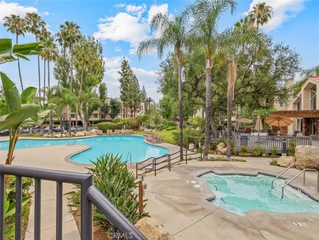 5540 S Owensmouth Avenue 107, Woodland Hills, California 91367