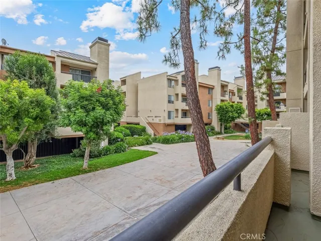 5540 S Owensmouth Avenue 107, Woodland Hills, California 91367