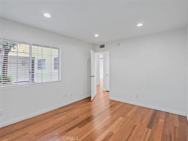 5540 S Owensmouth Avenue 107, Woodland Hills, California 91367