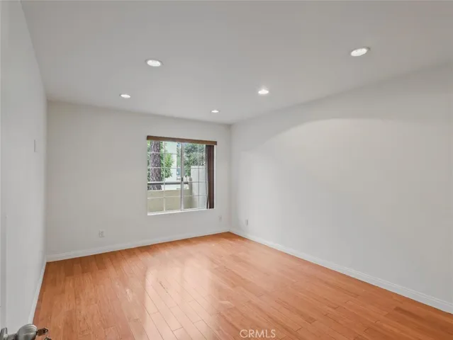 5540 S Owensmouth Avenue 107, Woodland Hills, California 91367