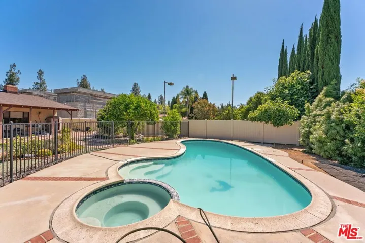 22930 Collins Street, Woodland Hills, California 91367