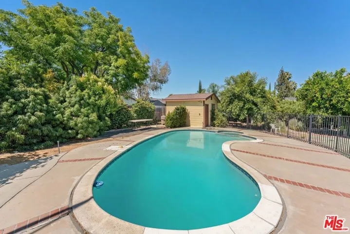22930 Collins Street, Woodland Hills, California 91367