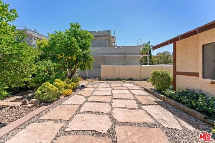 22930 Collins Street, Woodland Hills, California 91367