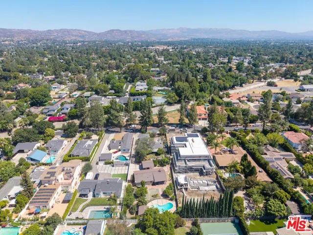 22930 Collins Street, Woodland Hills, California 91367