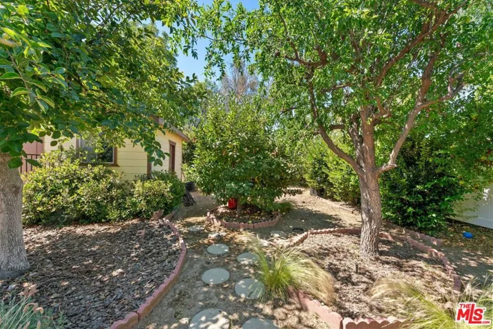 22930 Collins Street, Woodland Hills, California 91367