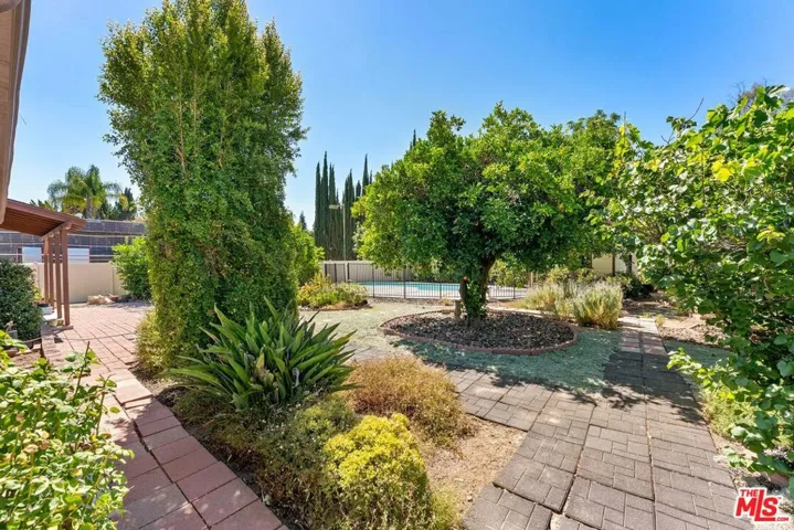 22930 Collins Street, Woodland Hills, California 91367