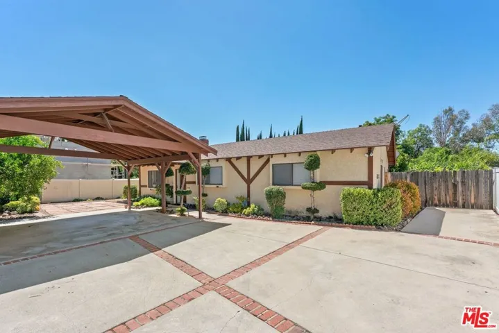 22930 Collins Street, Woodland Hills, California 91367