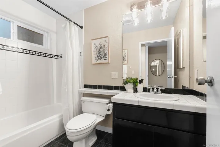 1084 Johnson, San Diego, California 92103