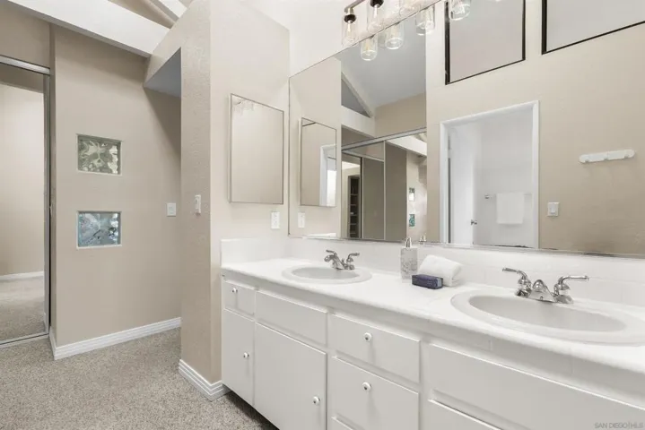 1084 Johnson, San Diego, California 92103