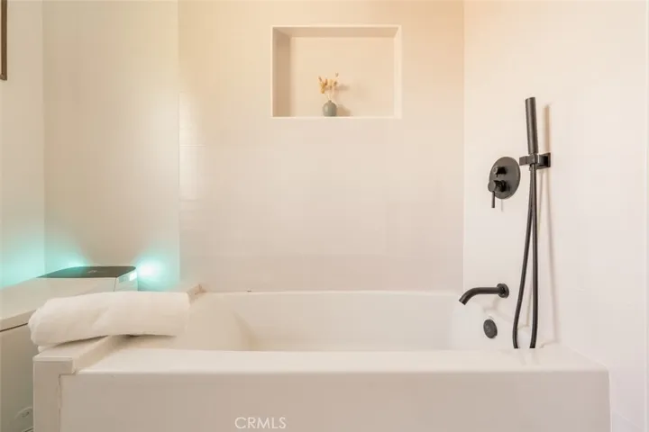 13925 Branton Place, Sherman Oaks, California 91423