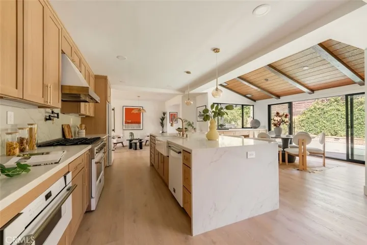 13925 Branton Place, Sherman Oaks, California 91423
