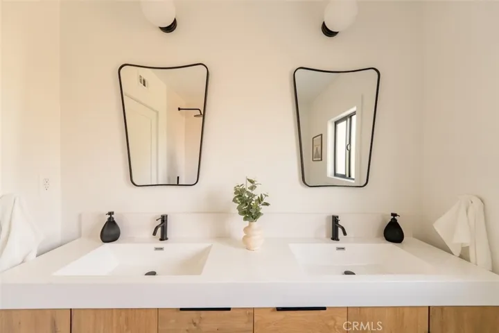 13925 Branton Place, Sherman Oaks, California 91423