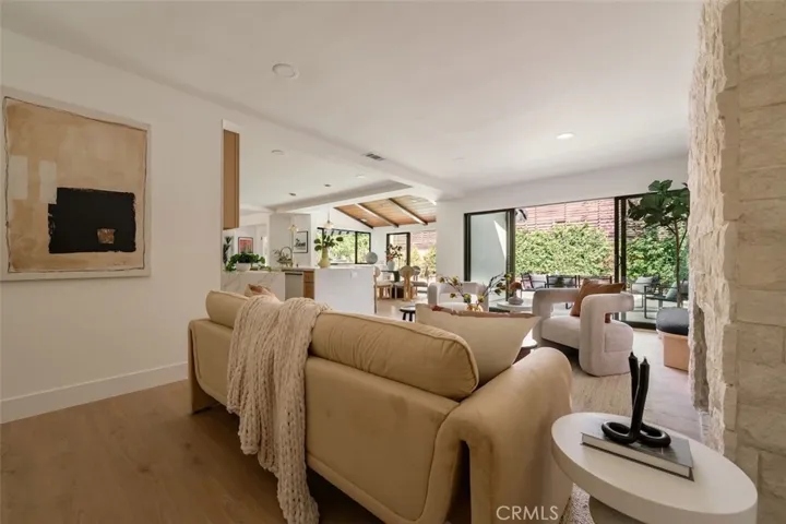 13925 Branton Place, Sherman Oaks, California 91423