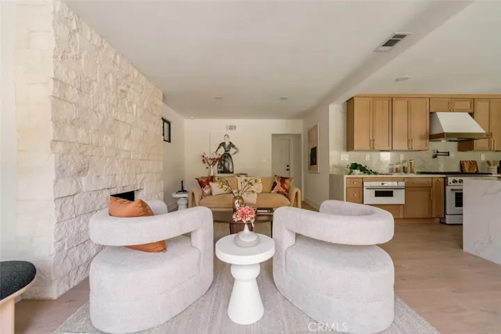 13925 Branton Place, Sherman Oaks, California 91423