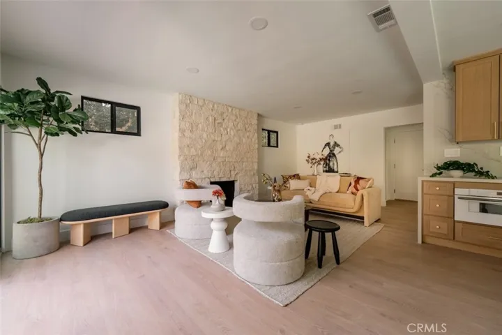 13925 Branton Place, Sherman Oaks, California 91423
